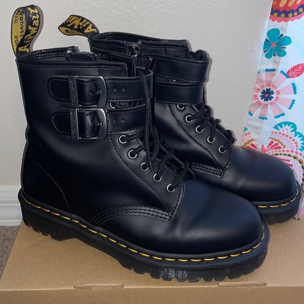 Women’s Dr. Martens 1460 8-Eye Bex Buckle Boot - Black Size 9